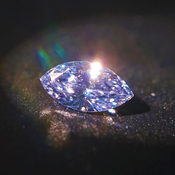 ブルーダイヤ　Fancy Deep Violet Blue Diamond